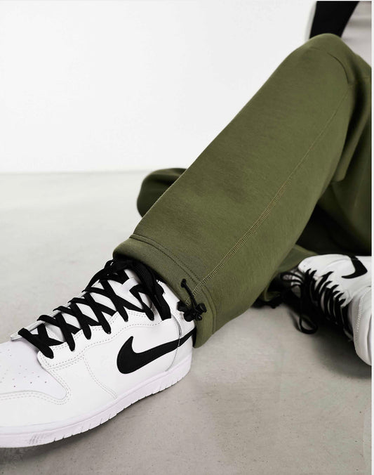 Niketech wide leg jogger