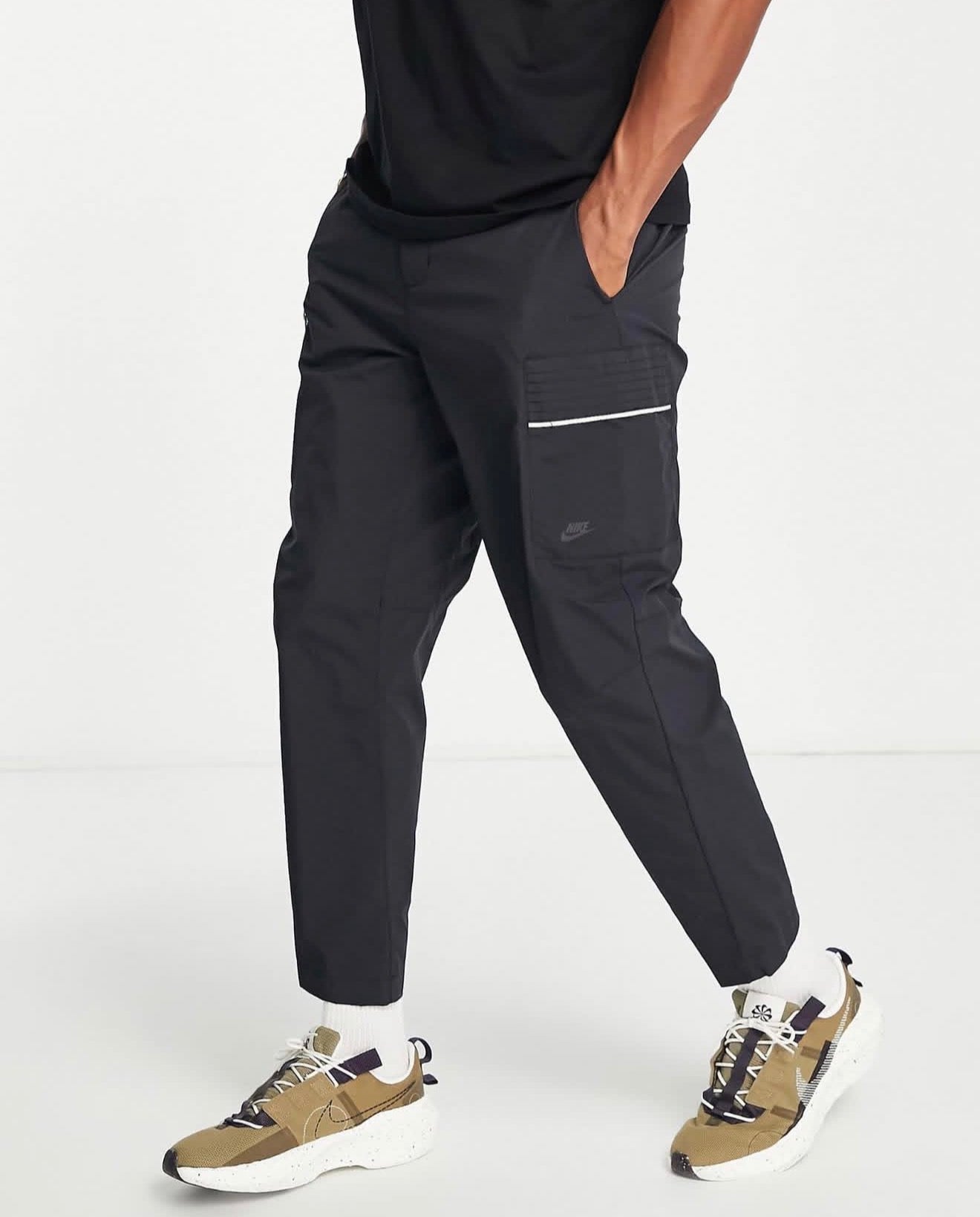 Nike pant with side pockets