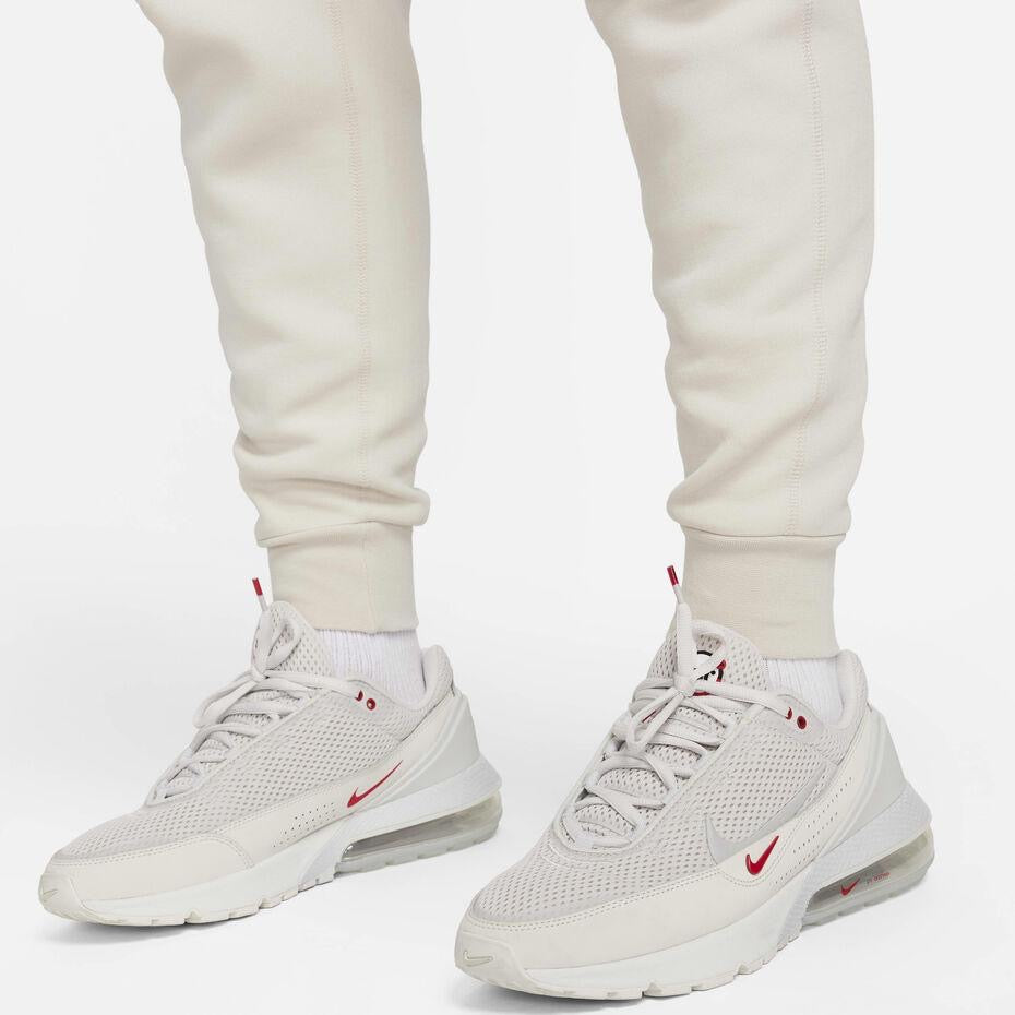 Nike tech jogger
