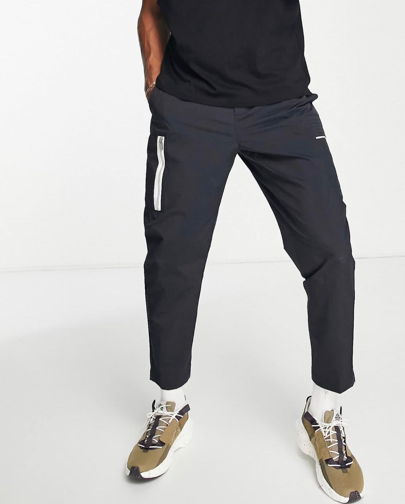 Nike pant with side pockets