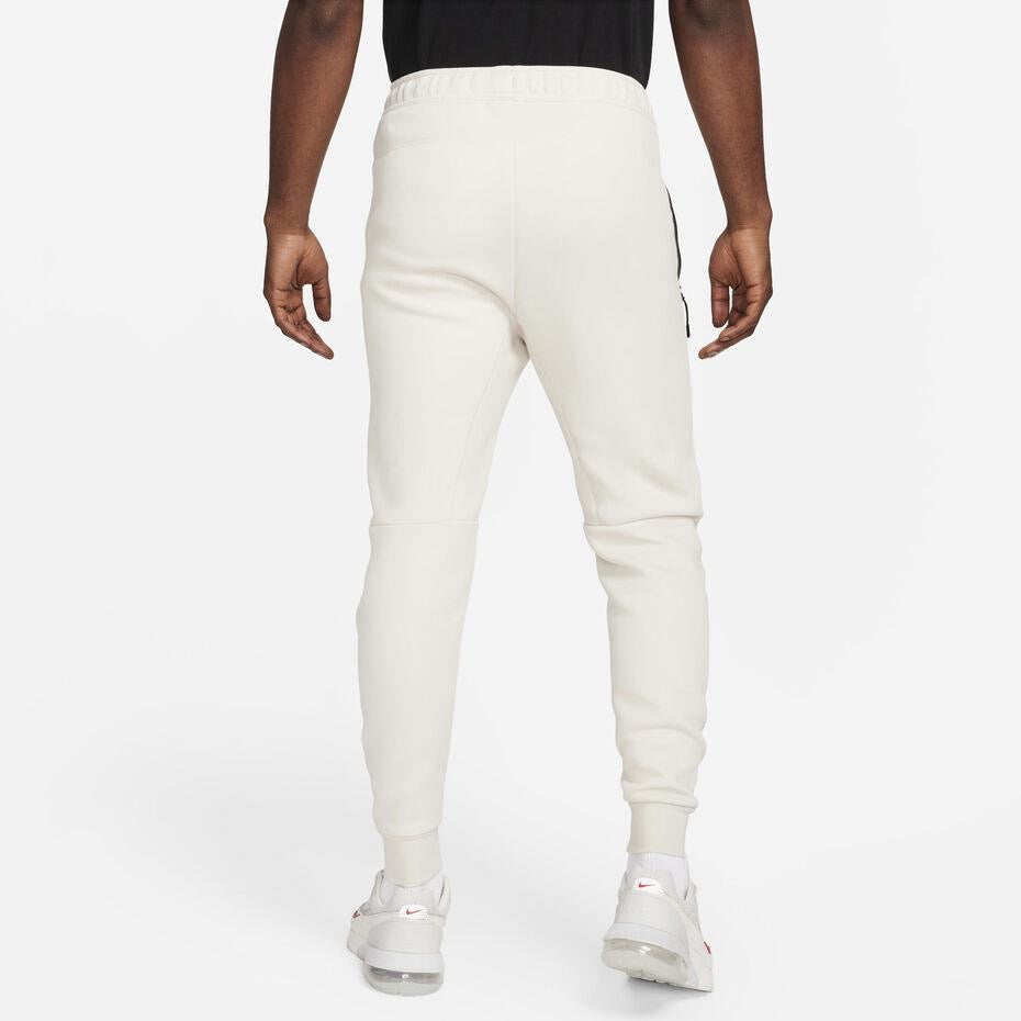 Nike tech jogger