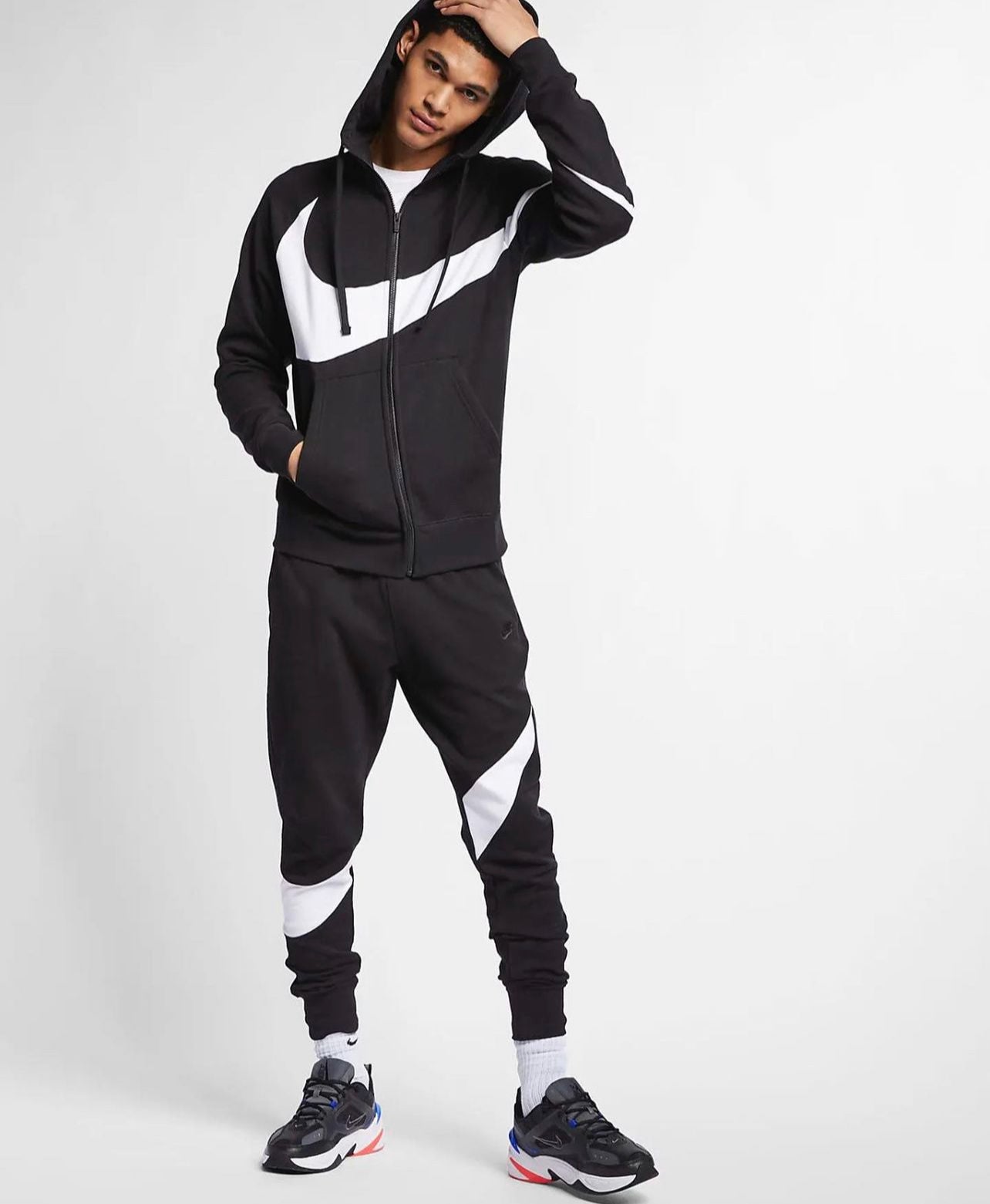 Nike swoosh jogger