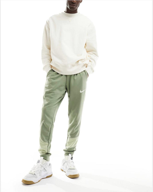 Nike swoosh jogger