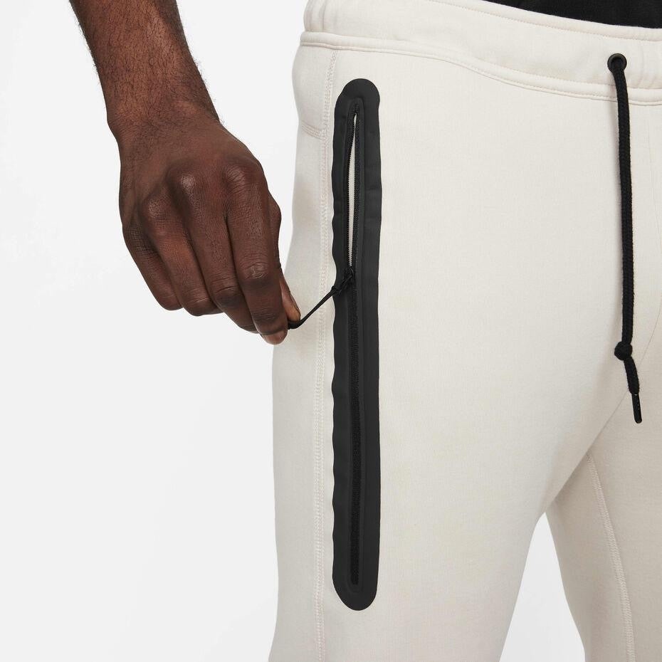 Nike tech jogger